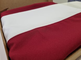Latvijas Valsts Karogs 1.5 x 3 m karoga mastam cena un informācija | Karogi un aksesuāri | 220.lv