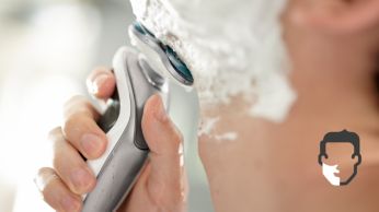Patīkama sausā vai atsvaidzinoša mitrā skūšanās ar Aqua Tec